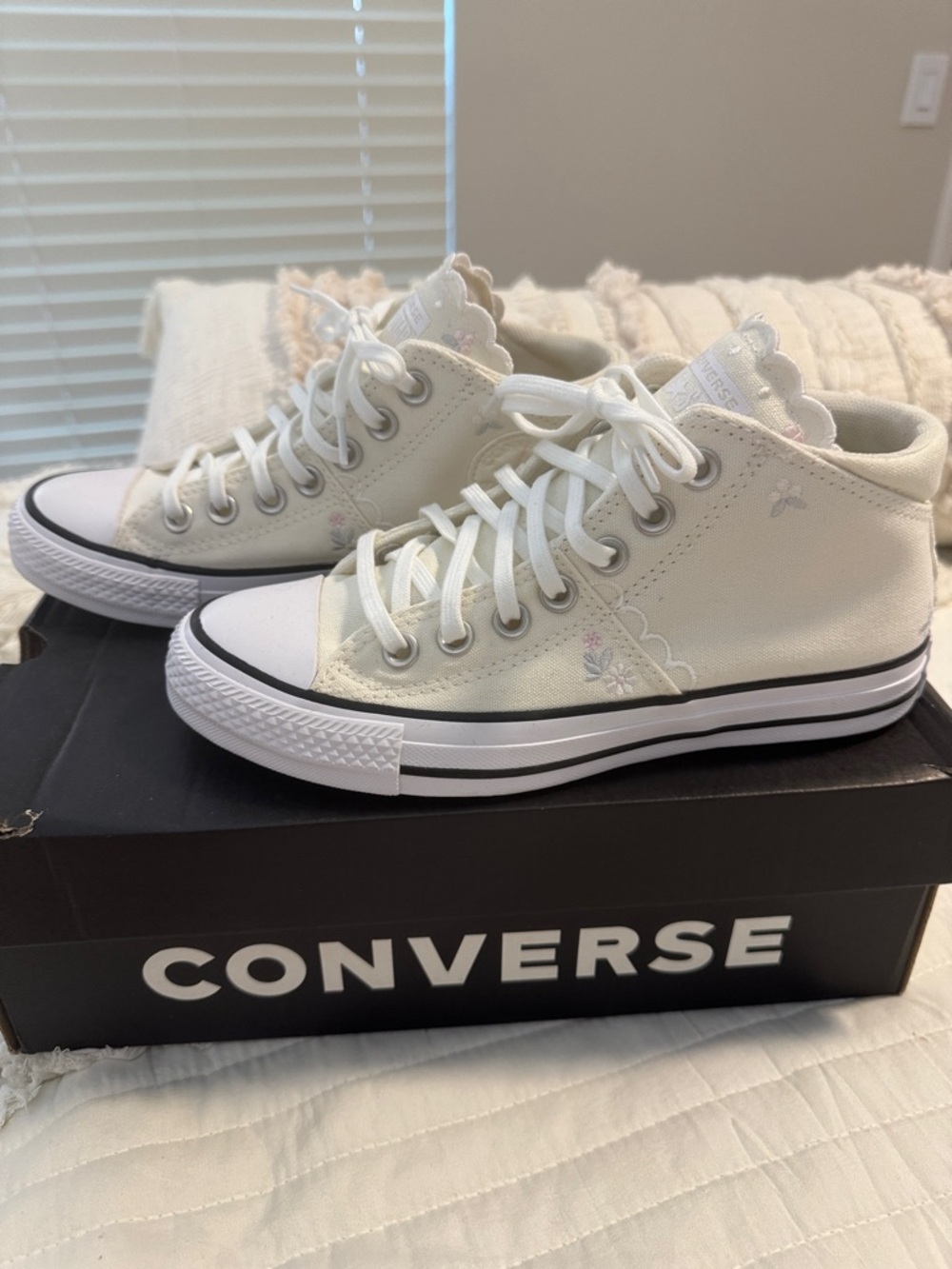 Converse Women’s Madison All Star Sneaker with Scallop Detail - Egret/White Sz 6